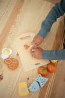 Tryco - Holzschneidebrett mit Lebensmitteln